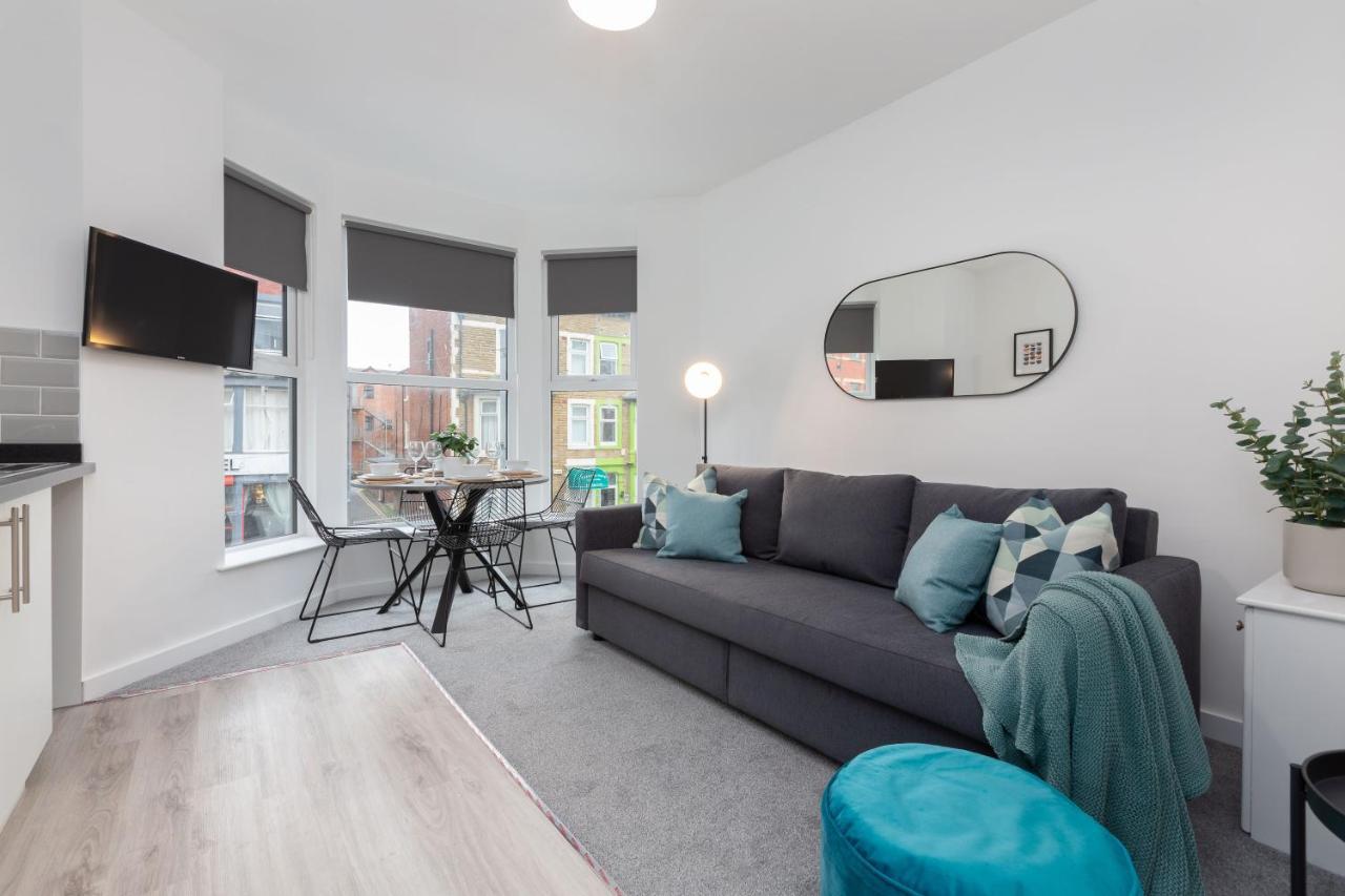 Charles Alexander Short Stay - Charnley House Apartments 黑潭 外观 照片
